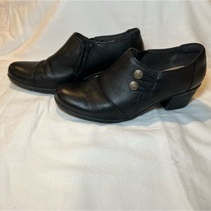 Clarks Women's Emslie Warren Slip-On Loafer size 7.5